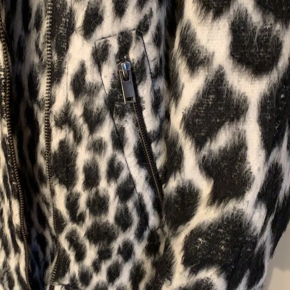 🖤🤍Banana Republic Snow Leopard Cocoon Coat XS/S NWT